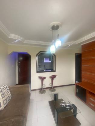 Vale dos Lagos 2/4 Reformado com Armários no 3ª Andar