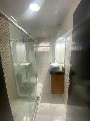 Vale dos Lagos 2/4 Reformado com Armários no 3ª Andar