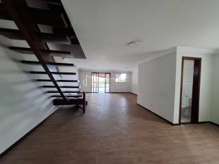 Casa de Condomínio Para Alugar com 4 /4 e  3 suítes  Piatã