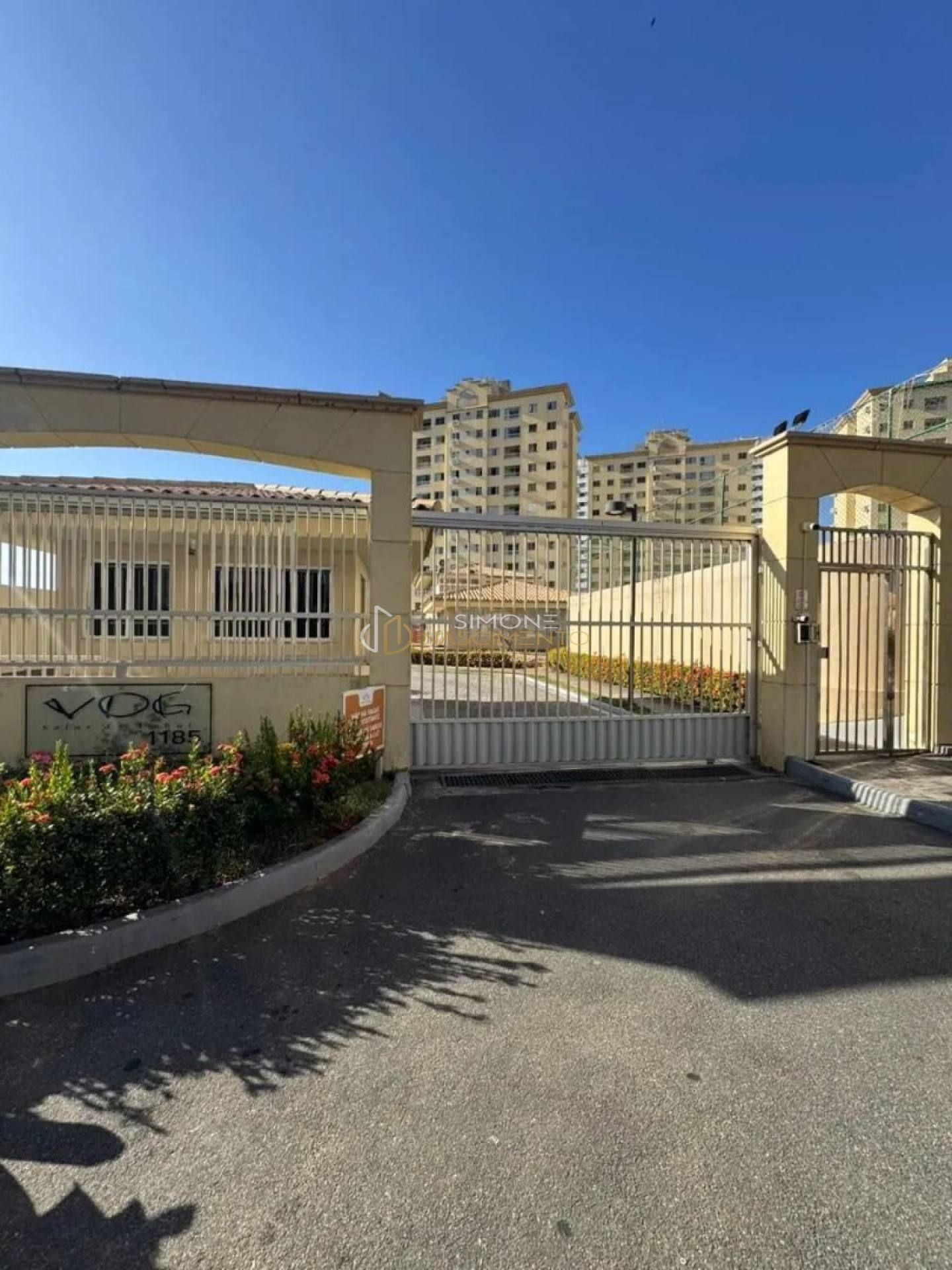 Apartamento Para Vender com 2 quartos 1 suíte no Imbuí Ville