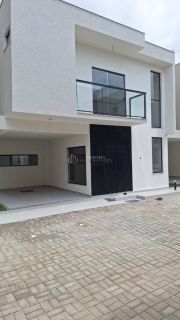 Casa de Condomínio Para Vender  3 suítes  Buraquinho em Lauro De Freitas