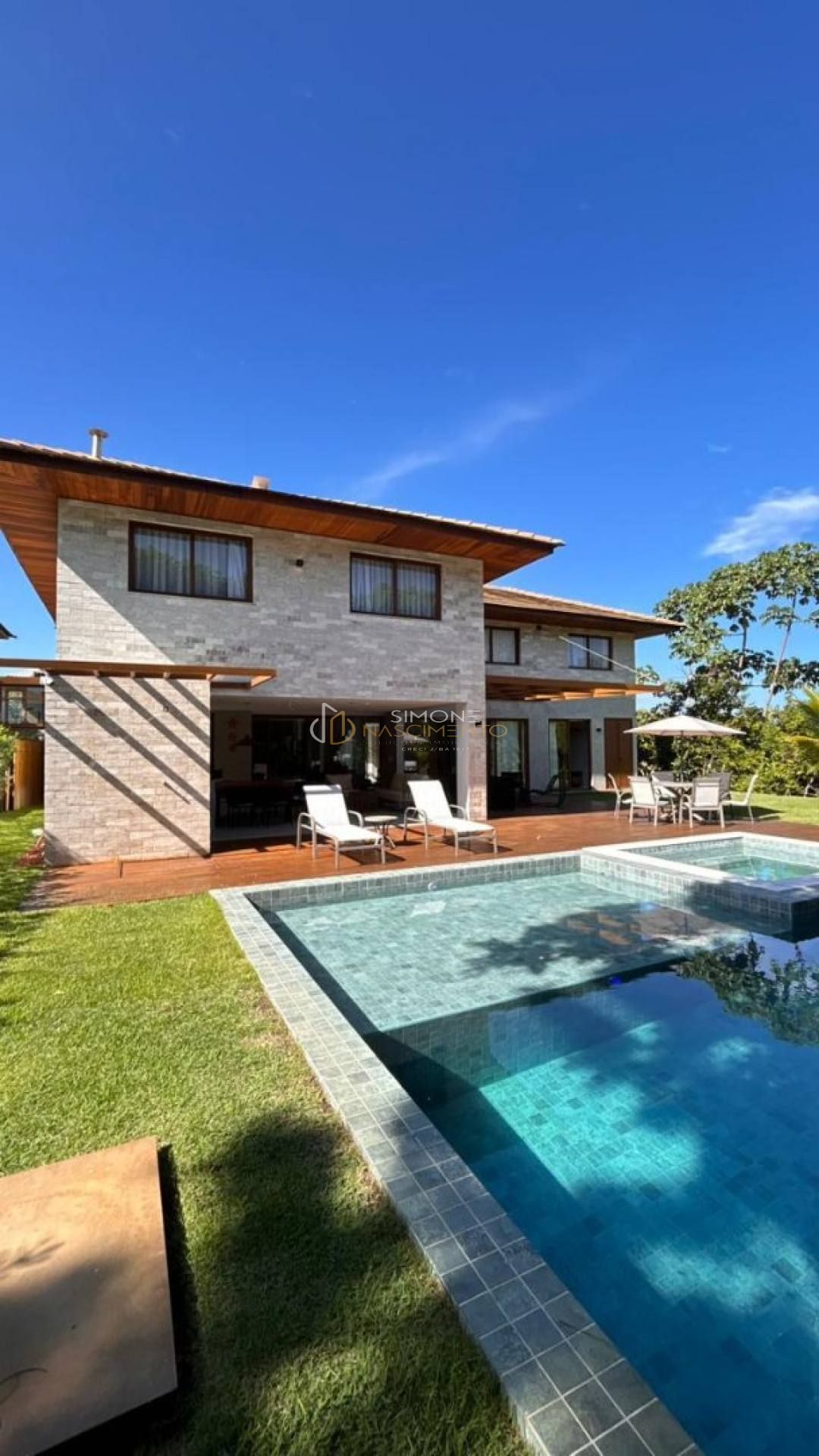 Casa de Condomínio Para Vender  6 suítes o Praia do Forte