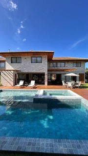 Casa de Condomínio Para Vender  6 suítes o Praia do Forte