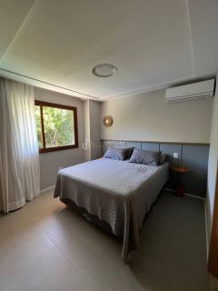 Casa de Condomínio Para Vender  6 suítes o Praia do Forte