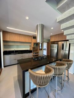 Casa de Condomínio Para Vender  6 suítes o Praia do Forte