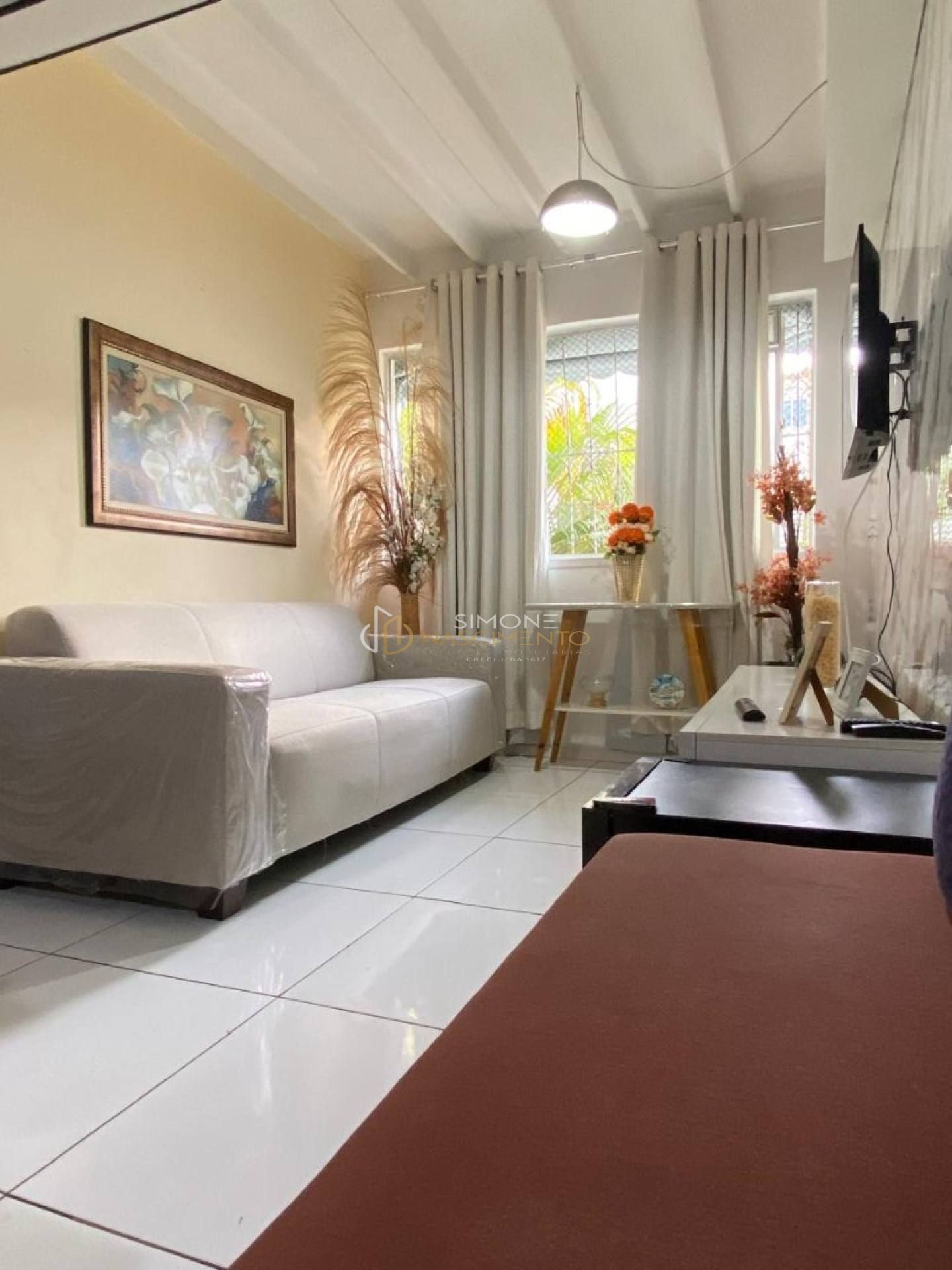 Apto 2/4, 01 garagem, escada 1ºandar - Trobogy