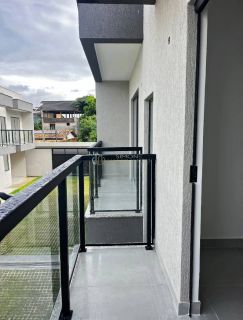 Triplex com 4 quartos 3 suítes no bairro Buraquinho em Lauro De Freitas