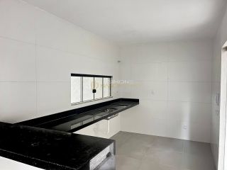 Triplex com 4 quartos 3 suítes no bairro Buraquinho em Lauro De Freitas