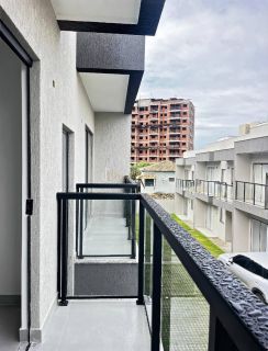 Triplex com 4 quartos 3 suítes no bairro Buraquinho em Lauro De Freitas