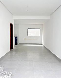 Triplex com 4 quartos 3 suítes no bairro Buraquinho em Lauro De Freitas