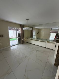 Casa de Condomínio3 suítes Vilas do Atlântico