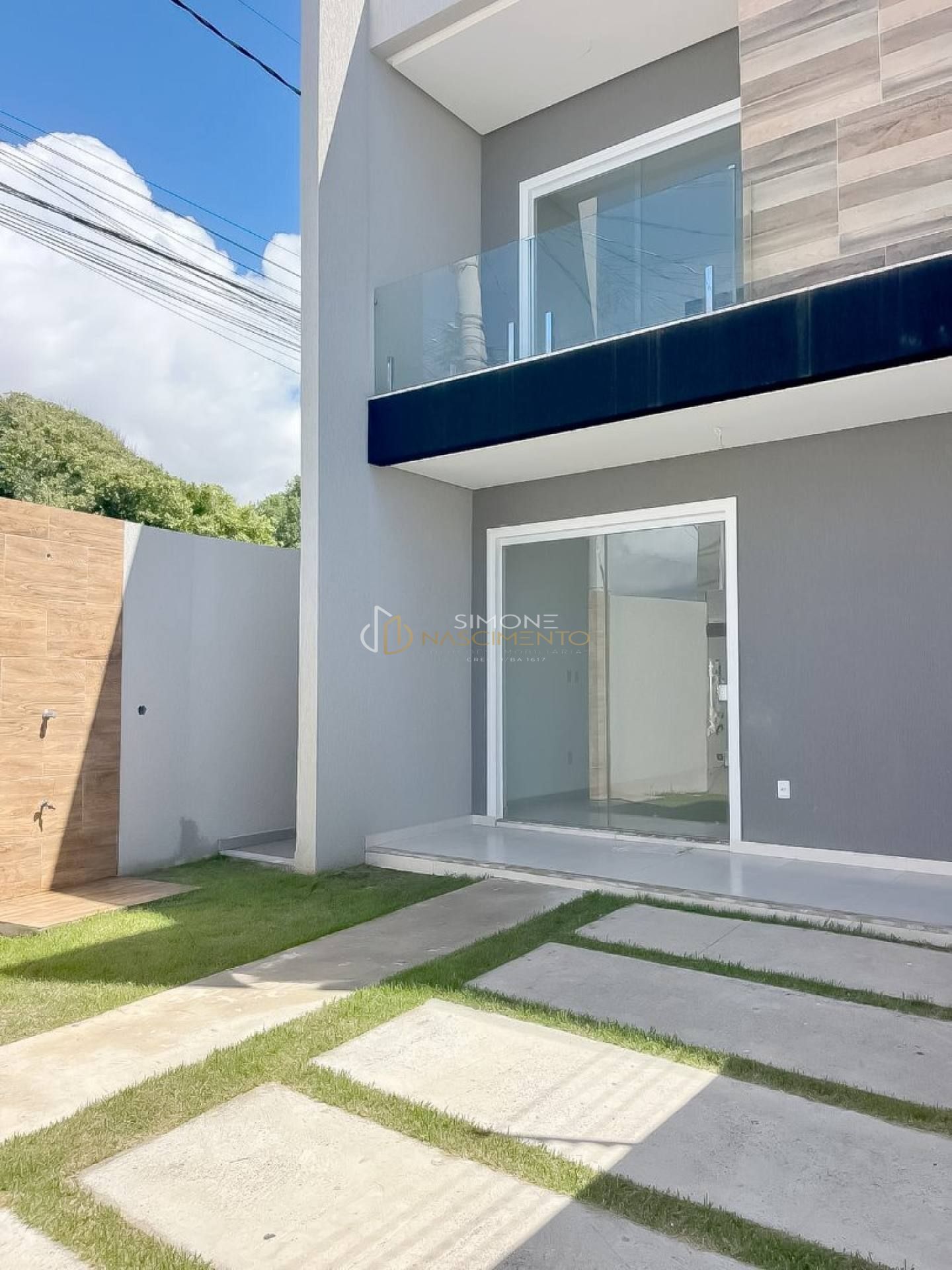 Casa de Condomínio Para Vender com 4 quartos 3 suítes no bairro Ipitanga em Lauro De Freitas