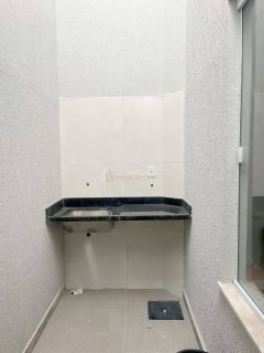 Casa de Condomínio Para Vender com 4 quartos 3 suítes no bairro Ipitanga em Lauro De Freitas