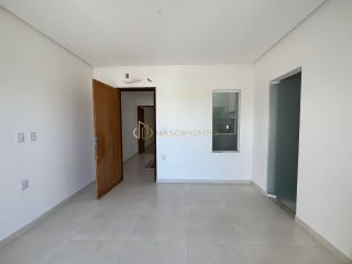 Casa de Condomínio Para Vender com 4 quartos 3 suítes no bairro Ipitanga em Lauro De Freitas