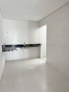 Casa de Condomínio Para Vender com 4 quartos 3 suítes no bairro Ipitanga em Lauro De Freitas