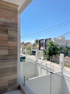 Casa de Condomínio Para Vender com 4 quartos 3 suítes no bairro Ipitanga em Lauro De Freitas