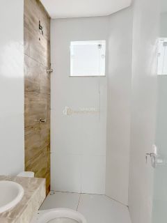 Casa de Condomínio Para Vender com 4 quartos 3 suítes no bairro Ipitanga em Lauro De Freitas