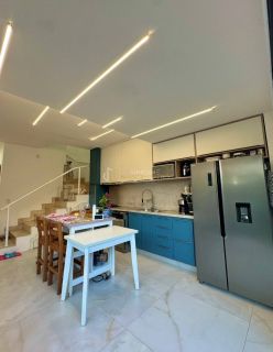 Casa de Condomínio Duplex  2 suítes  - Abrantes