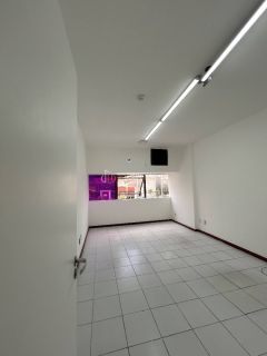 Sala Comercial para Locação - Caminho das Árvores