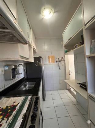 Apto. Av.Jorge Amado 2/4 com 01 garagem coberta, Nascente - Imbui