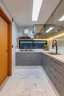 Casa de Condomínio Para Alugar com 3 quartos 1 suítes no bairro Patamares em Salvador