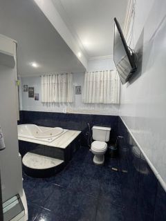 Casa Para Alugar com 4 quartos 3 suítes no bairro Rio Vermelho em Salvador