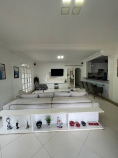 Casa Para Alugar com 4 quartos 3 suítes no bairro Rio Vermelho em Salvador