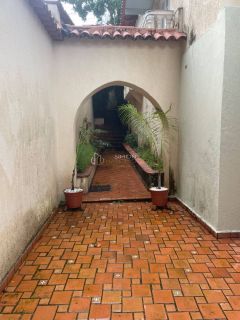 Casa Para Alugar com 4 quartos 3 suítes no bairro Rio Vermelho em Salvador