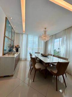 Casa de Condomínio Para Vender com 4 quartos 3 suítes no bairro Jockey Club em Lauro De Freitas