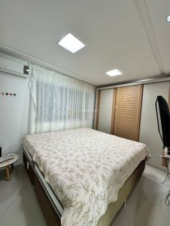 Casa de Condomínio Para Vender com 4 quartos 3 suítes no bairro Jockey Club em Lauro De Freitas