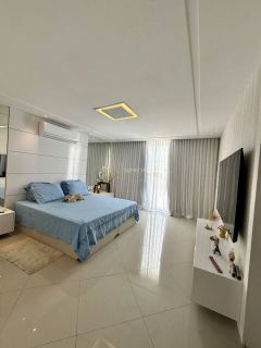 Casa de Condomínio Para Vender com 4 quartos 3 suítes no bairro Jockey Club em Lauro De Freitas