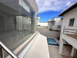 Casa de Condomínio Para Vender com 4 quartos 3 suítes no bairro Jockey Club em Lauro De Freitas