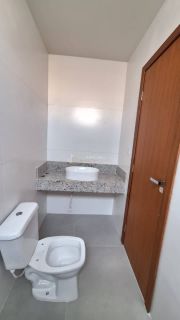 Casa de Condomínio Para Vender com 3 quartos 3 suítes no bairro Buraquinho em Lauro De Freitas