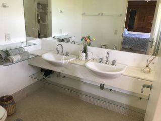 CASA DE ALTO PADRÃO À VENDA NO COMPLEXO SAUÍPE. CONDOMINIO CASA GRANDE LAGUNA