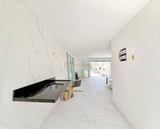 Casa de Condomínio Para Vender com 4 quartos 1 suítes no bairro Buraquinho em Lauro De Freitas