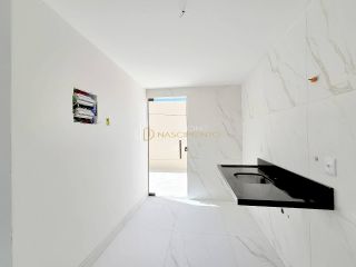 Casa de Condomínio Para Vender com 4 quartos 1 suítes no bairro Buraquinho em Lauro De Freitas