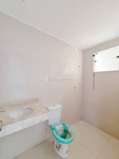 Casa de Condomínio Para Vender com 4 quartos 1 suítes no bairro Buraquinho em Lauro De Freitas