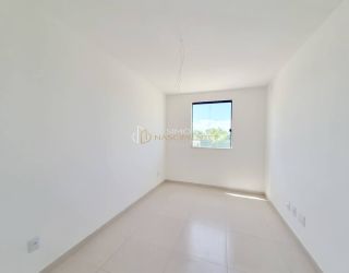 Casa de Condomínio Para Vender com 4 quartos 1 suítes no bairro Buraquinho em Lauro De Freitas