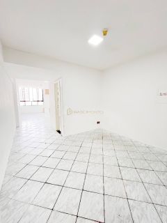 Sala Comercial Para Vender no bairro Stiep em Salvador