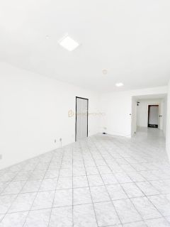 Sala Comercial Para Vender no bairro Stiep em Salvador