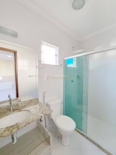 Casa de Condomínio Para Vender com 4 quartos 2 suítes no bairro Buraquinho em Lauro De Freitas