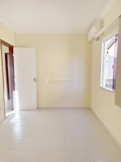 Casa de Condomínio Para Vender com 4 quartos 2 suítes no bairro Buraquinho em Lauro De Freitas