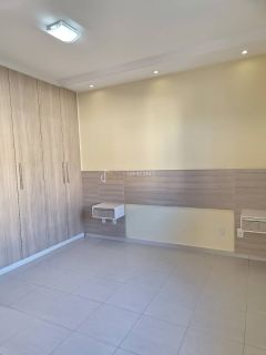 Casa de Condomínio Para Vender com 4 quartos 2 suítes no bairro Buraquinho em Lauro De Freitas