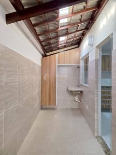 Casa de Condomínio Para Vender com 4 quartos 2 suítes no bairro Buraquinho em Lauro De Freitas