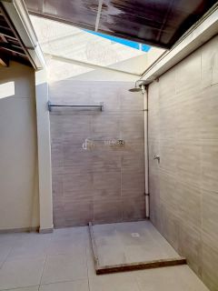 Casa de Condomínio Para Vender com 4 quartos 2 suítes no bairro Buraquinho em Lauro De Freitas