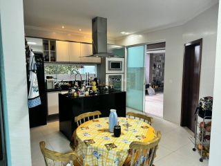 Linda Casa de Condomínio 3 suítes  Abrantes