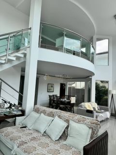 Linda Casa de Condomínio 3 suítes  Abrantes