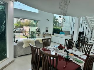 Linda Casa de Condomínio 3 suítes  Abrantes