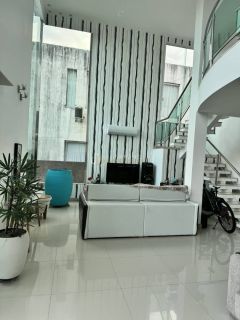 Linda Casa de Condomínio 3 suítes  Abrantes