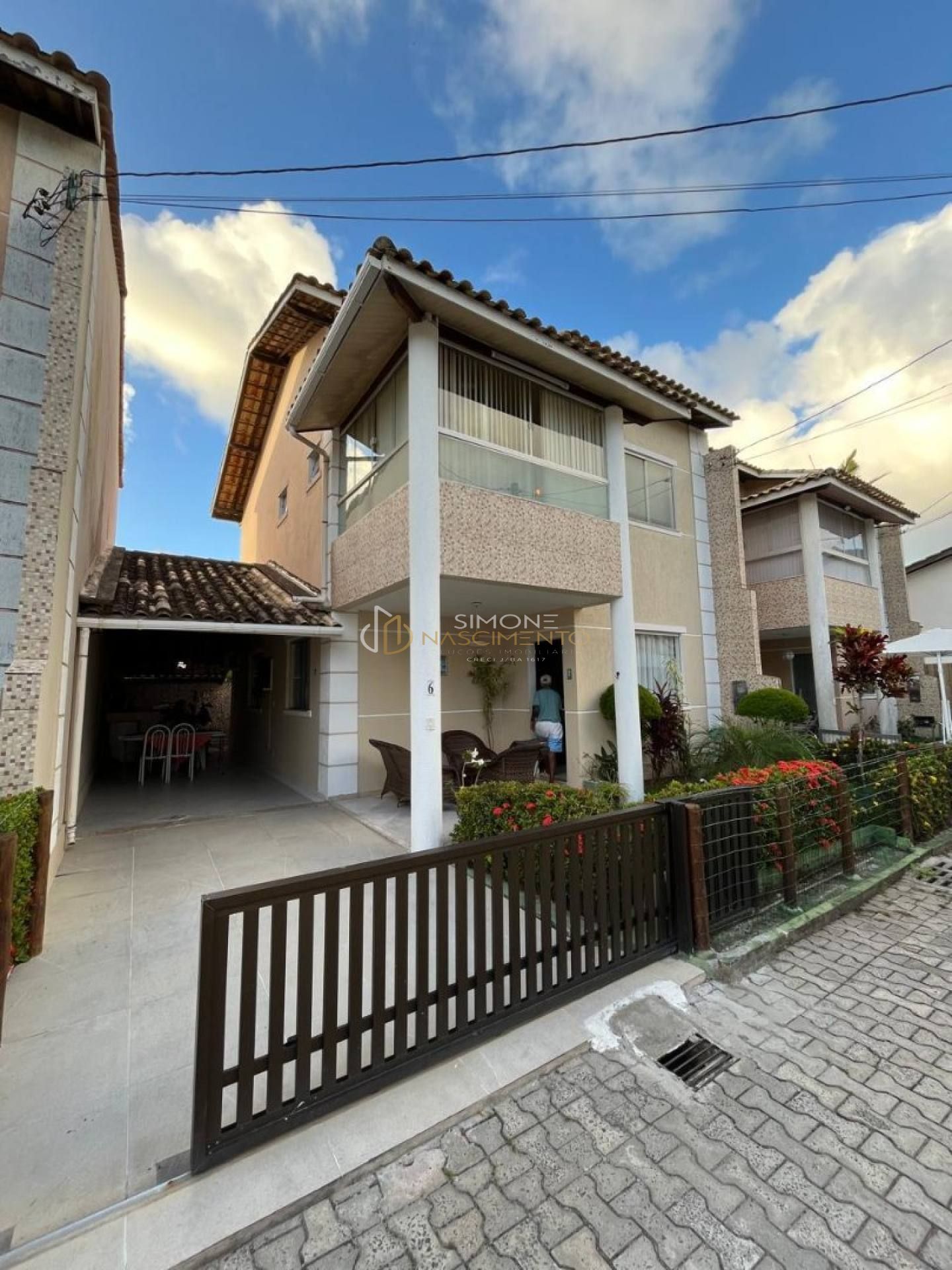 Casa de Condomínio  4/4 e 3 suítes  Pitangueiras